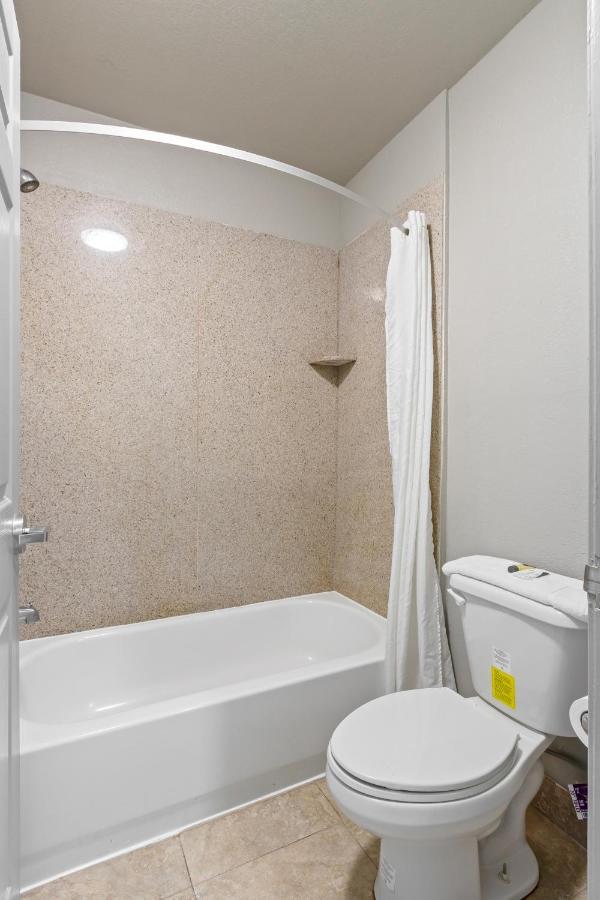 Regency Inn Near Boardwalk & Hurlburt Field Fort Walton Beach Exterior foto